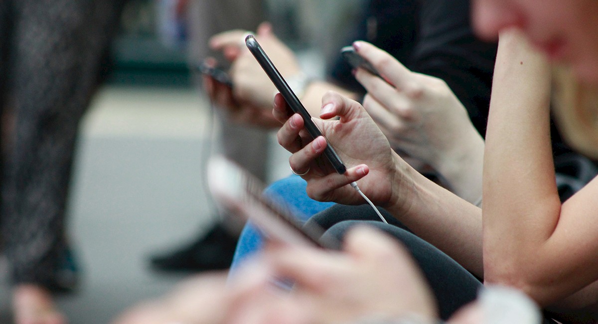 5_ways_to_use_social_networks_to_connect_with_media-hero