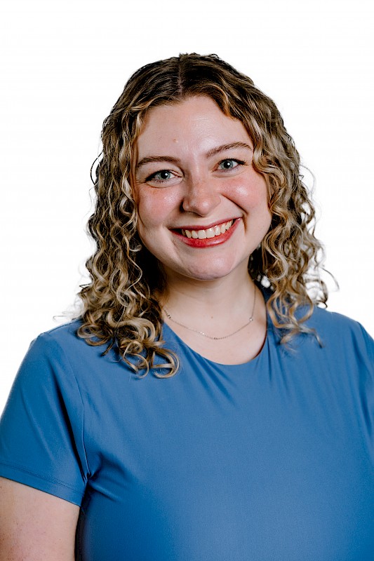 portrait-hannah-schuller.jpg